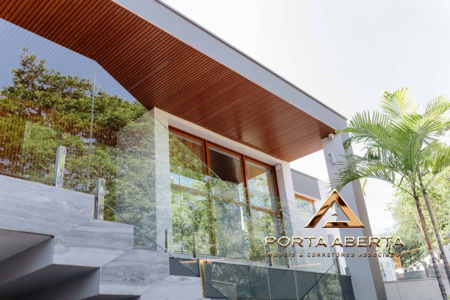 Imagem Casa com 3 Quartos à Venda, 400 m² em Das águas - Ipatinga Imagem Casa com 3 Quartos à Venda, 400 m² em Das águas - Ipatinga