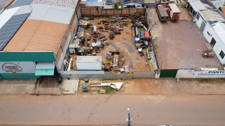 Imagem Terreno à Venda, 825 m² em Setor Industrial Sul - Sinop Imagem Terreno à Venda, 825 m² em Setor Industrial Sul - Sinop