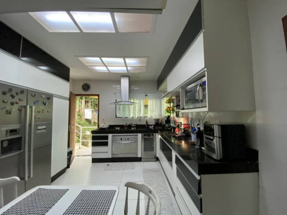 Imagem Casa com 6 Quartos à Venda,  em Itaipú - Niterói