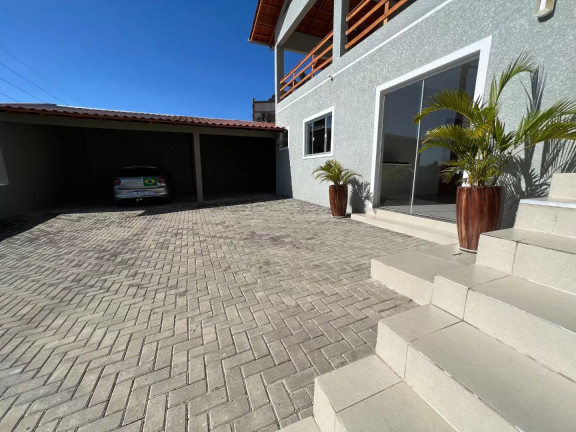 Imagem Casa com 3 Quartos à Venda, 250 m² em Uvaranas - Ponta Grossa
