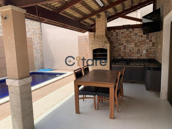 Casa com 3 Quartos à Venda, 270 m² em Centro - Eusébio