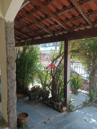 Imagem Casa com 5 Quartos à Venda, 400 m² em Centro - São Gonçalo Imagem Casa com 5 Quartos à Venda, 400 m² em Centro - São Gonçalo