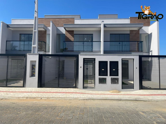 Sobrado com 2 Quartos à Venda, 98 m² em Meia Praia - Navegantes