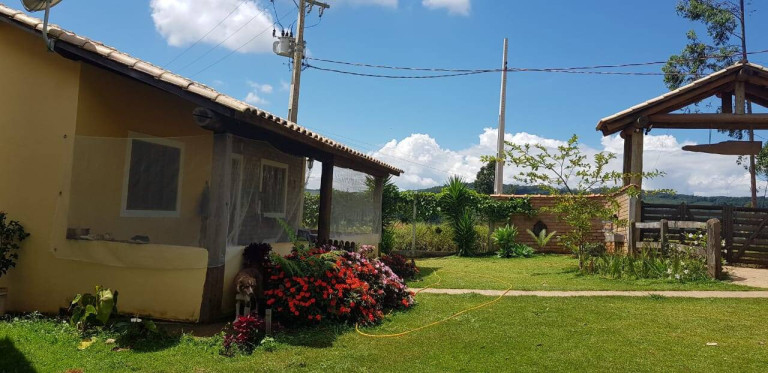 Imagem Chácara com 3 Quartos à Venda, 24.000 m² em Pedra Bela