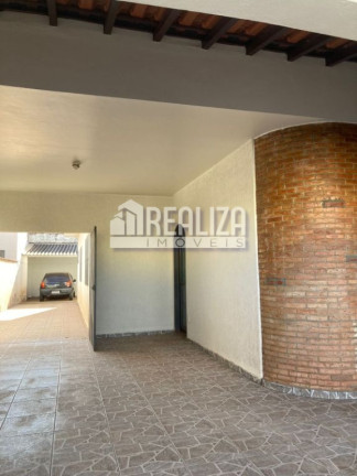 Imagem Casa com 3 Quartos à Venda, 300 m² em São Benedito - Uberaba Imagem Casa com 3 Quartos à Venda, 300 m² em São Benedito - Uberaba