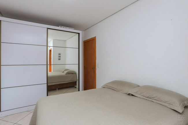 Imagem Casa com 2 Quartos à Venda, 85 m² em Hípica - Porto Alegre Imagem Casa com 2 Quartos à Venda, 85 m² em Hípica - Porto Alegre
