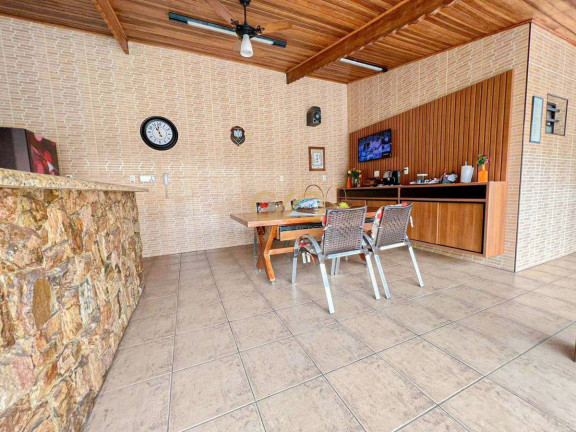 Imagem Casa com 5 Quartos à Venda, 720 m² em Canto Do Forte - Praia Grande Imagem Casa com 5 Quartos à Venda, 720 m² em Canto Do Forte - Praia Grande