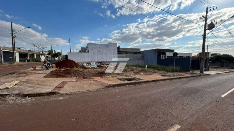 Imagem Casa à Venda, em Esmeralda - Cascavel Imagem Casa à Venda, em Esmeralda - Cascavel