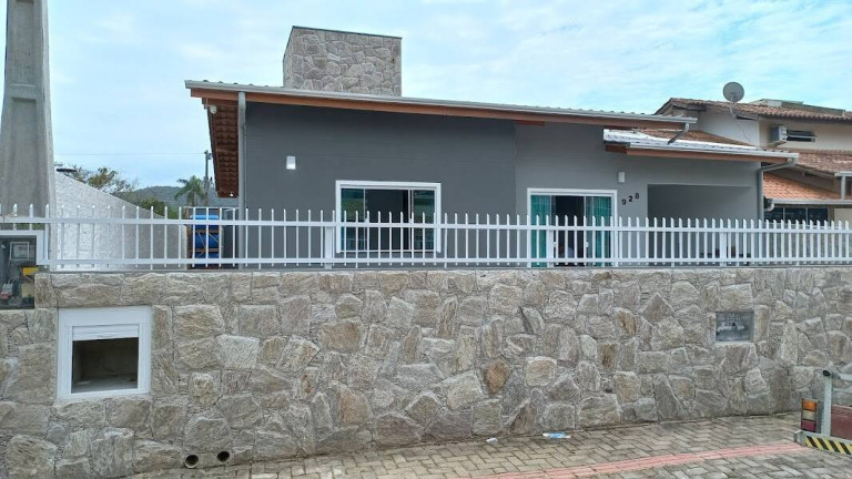 Imagem Casa com 3 Quartos à Venda, 105 m² em Bombas - Bombinhas