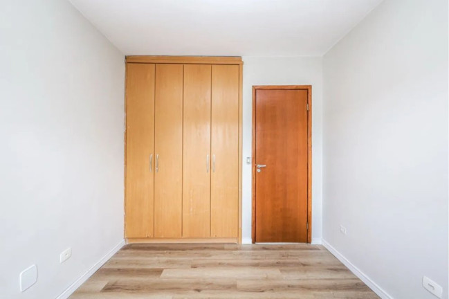 Imagem Sobrado com 3 Quartos à Venda, 92 m² em Santa Cândida - Curitiba