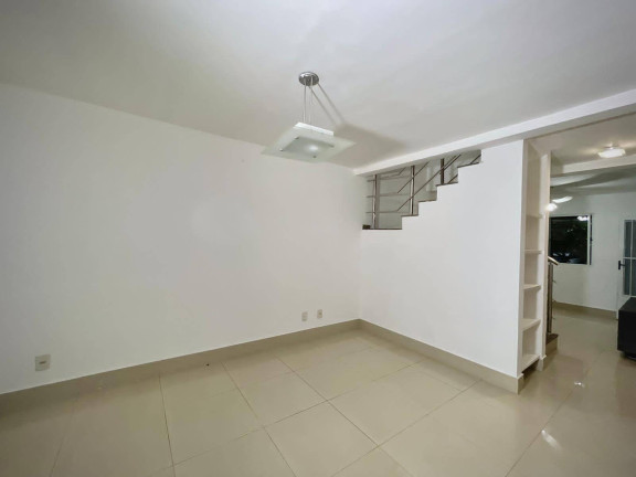 Imagem Casa de Condomínio com 3 Quartos à Venda, 300 m² em Despraiado - Cuiabá