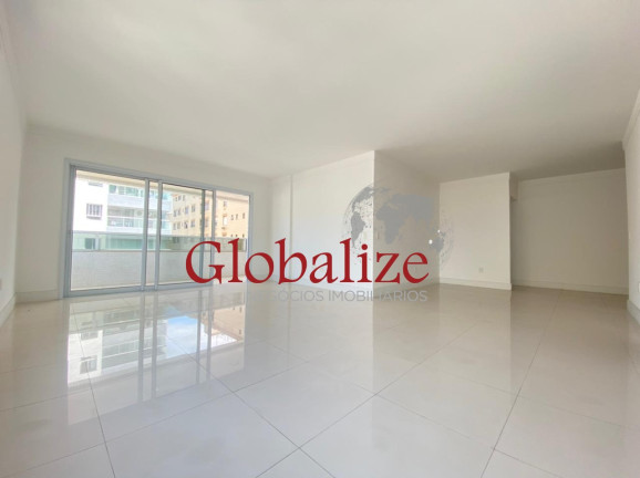 Imóvel com 3 Quartos à Venda, 220 m² em Pompéia - Santos