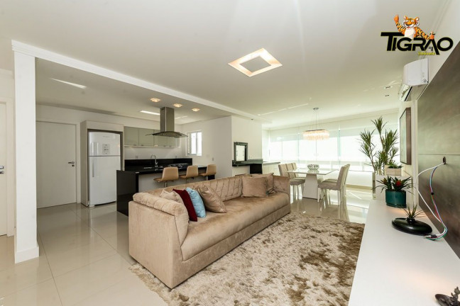 Imagem Apartamento com 3 Quartos à Venda, 130 m² em Centro - Balneário Camboriú Imagem Apartamento com 3 Quartos à Venda, 130 m² em Centro - Balneário Camboriú