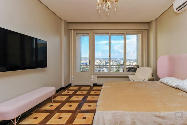Imagem Apartamento com 4 Quartos à Venda, 221 m² em Independência - Porto Alegre Imagem Apartamento com 4 Quartos à Venda, 221 m² em Independência - Porto Alegre