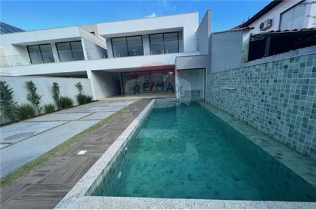 Imagem Casa de Condomínio com 6 Quartos à Venda, 380 m² em Barra Da Tijuca - Rio De Janeiro