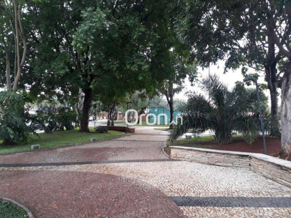 Imagem Sobrado com 4 Quartos à Venda, 664 m² em Jardins Paris - Goiânia Imagem Sobrado com 4 Quartos à Venda, 664 m² em Jardins Paris - Goiânia