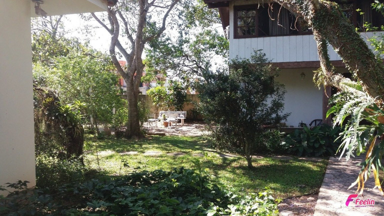 Imagem Casa com 4 Quartos à Venda, 220 m² em São João Do Rio Vermelho - Florianópolis Imagem Casa com 4 Quartos à Venda, 220 m² em São João Do Rio Vermelho - Florianópolis