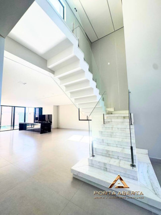 Imagem Casa com 3 Quartos à Venda, 266 m² em Cond Parque Lagoa Silvana - Caratinga Imagem Casa com 3 Quartos à Venda, 266 m² em Cond Parque Lagoa Silvana - Caratinga