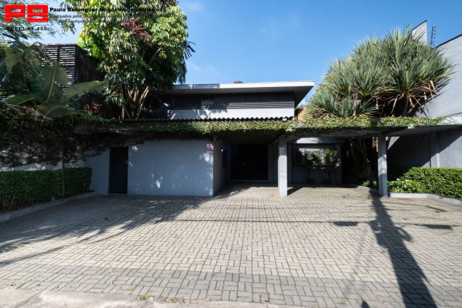 Casa à Venda, 475 m² em Alto De Pinheiros - São Paulo