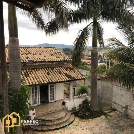 Casa com 3 Quartos à Venda, 450 m² em Loteamento Quinta Das Frutas - Taubaté