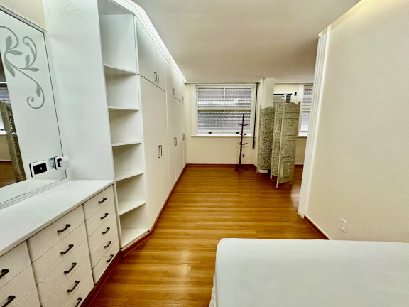 Imagem Imóvel com 4 Quartos à Venda, 215 m² em Ipanema - Rio De Janeiro Imagem Imóvel com 4 Quartos à Venda, 215 m² em Ipanema - Rio De Janeiro