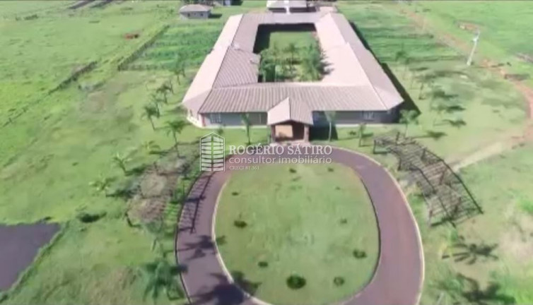 Imagem Imóvel com 3 Quartos à Venda, 195.500.000 m² em Centro - Uberaba