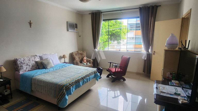 Imagem Casa com 5 Quartos à Venda, 500 m² em Embaré - Santos
