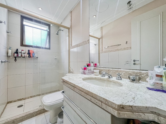 Imagem Apartamento com 3 Quartos à Venda, 243 m² em Rio Branco - Porto Alegre