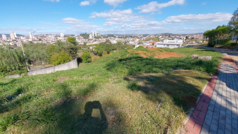 Imagem Terreno à Venda, 523 m² em Jardim América - Bragança Paulista Imagem Terreno à Venda, 523 m² em Jardim América - Bragança Paulista