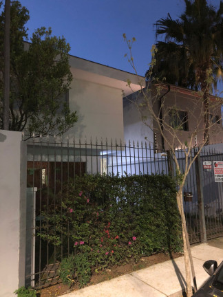 Sobrado com 3 Quartos à Venda, 240 m² em Campo Belo - São Paulo