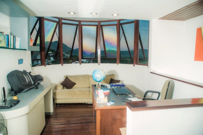 Imagem Casa com 4 Quartos para Alugar, 435 m² em Itaipu - Niterói
