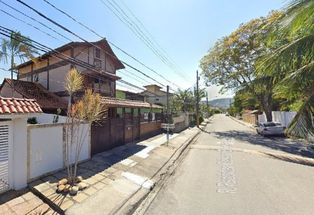 Casa com 4 Quartos à Venda, 260 m² em Itaipu - Niterói