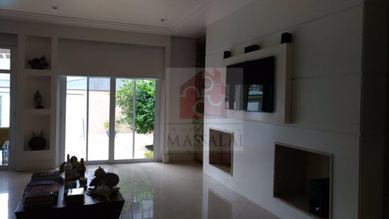 Imagem Casa com 4 Quartos à Venda, 375 m² em Jardim Carvalho - Porto Alegre Imagem Casa com 4 Quartos à Venda, 375 m² em Jardim Carvalho - Porto Alegre