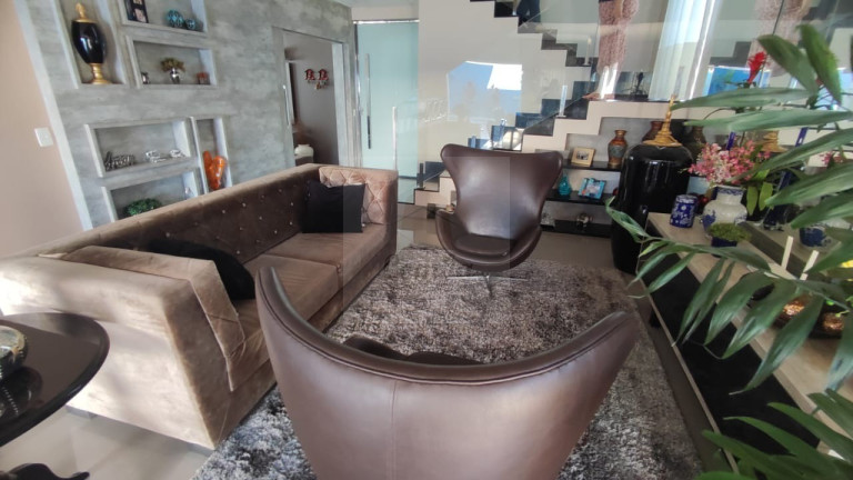 Imagem Casa com 4 Quartos à Venda, 406 m² em Jardim Itália - Cuiabá