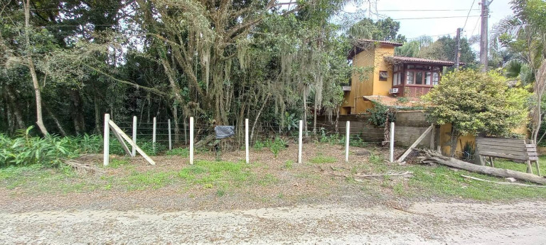 Terreno à Venda, 325 m² em Mariscal - Bombinhas