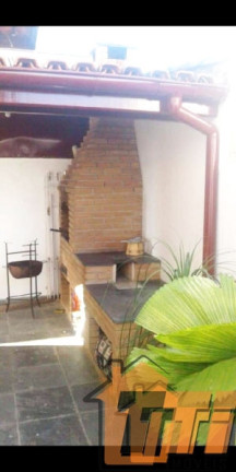 Casa com 3 Quartos para Alugar, 140 m² em Centro - Ubatuba