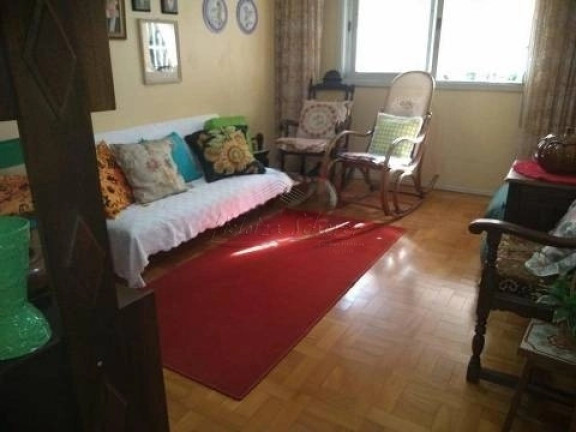 Imagem Casa com 3 Quartos à Venda, 300 m² em Medianeira - Porto Alegre Imagem Casa com 3 Quartos à Venda, 300 m² em Medianeira - Porto Alegre