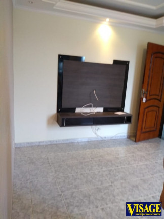 Apartamento com 2 Quartos à Venda,  em Pq. Santo Antonio - Jacareí