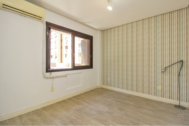 Imagem Apartamento com 3 Quartos à Venda, 137 m² em Petrópolis - Porto Alegre
