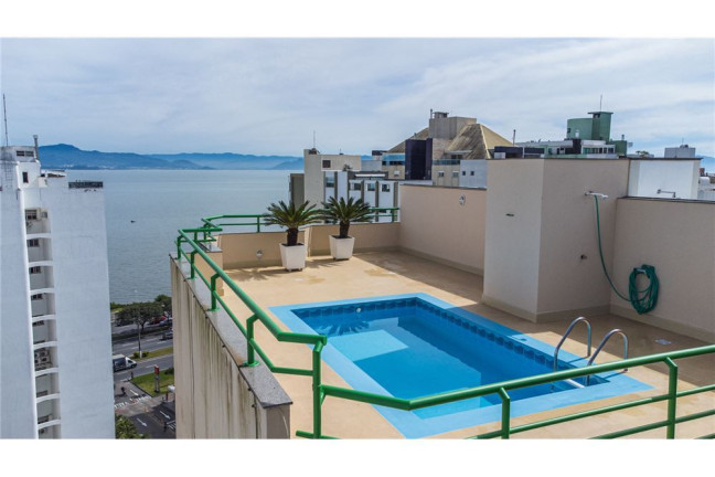 Imóvel com 3 Quartos à Venda,  em Agronômica - Florianópolis