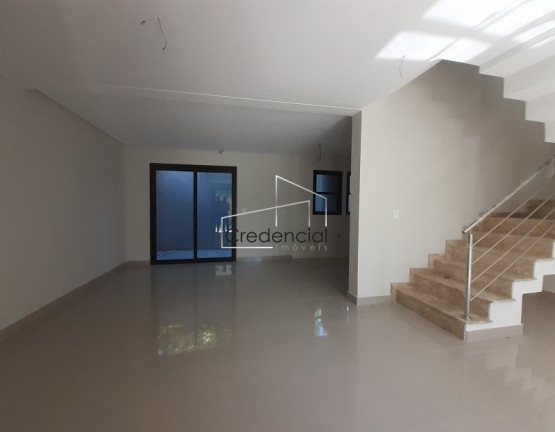 Imagem Sobrado com 3 Quartos à Venda, 178 m² em Bom Retiro - Curitiba Imagem Sobrado com 3 Quartos à Venda, 178 m² em Bom Retiro - Curitiba