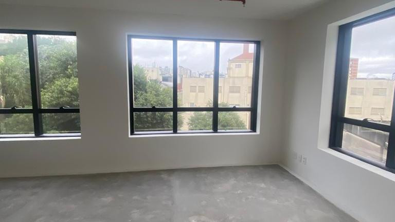 Sala Comercial à Venda, 53 m² em Moinhos De Vento - Porto Alegre