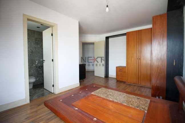 Imagem Cobertura com 4 Quartos à Venda, 641 m² em água Verde - Curitiba