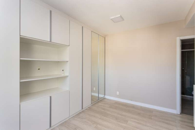 Imagem Apartamento com 2 Quartos à Venda, 64 m² em São João - Porto Alegre