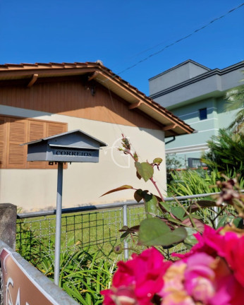 Imagem Casa com 3 Quartos à Venda, 60 m² em Glória - Joinville