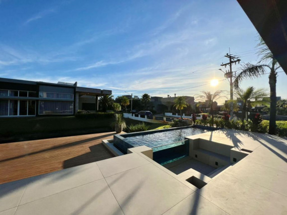 Imagem Casa com 5 Quartos à Venda, 320 m² em -- - Capao Da Canoa Imagem Casa com 5 Quartos à Venda, 320 m² em -- - Capao Da Canoa