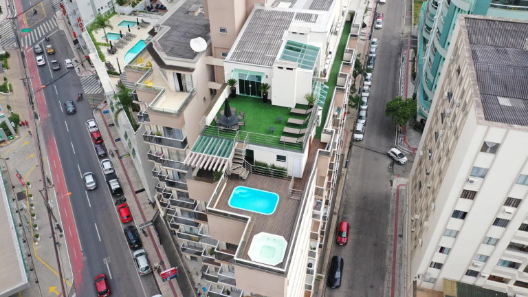 Imagem Apartamento com 12 Quartos para Alugar, em Centro - Balneário Camboriú Imagem Apartamento com 12 Quartos para Alugar, em Centro - Balneário Camboriú