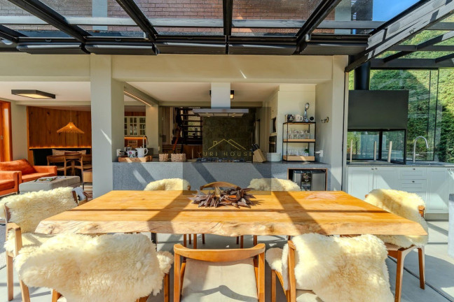 Imagem Casa com 3 Quartos à Venda, 222 m² em Vila Jaguaribe - Campos Do Jordão