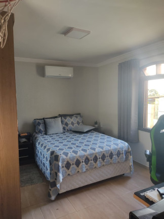 Imagem Casa com 3 Quartos à Venda, 222 m² em Jardim Rubi - Mogi Das Cruzes Imagem Casa com 3 Quartos à Venda, 222 m² em Jardim Rubi - Mogi Das Cruzes