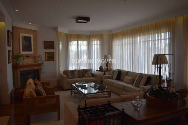 Imagem Casa com 6 Quartos à Venda, 612 m² em Região De Capivari - Campos Do Jordão